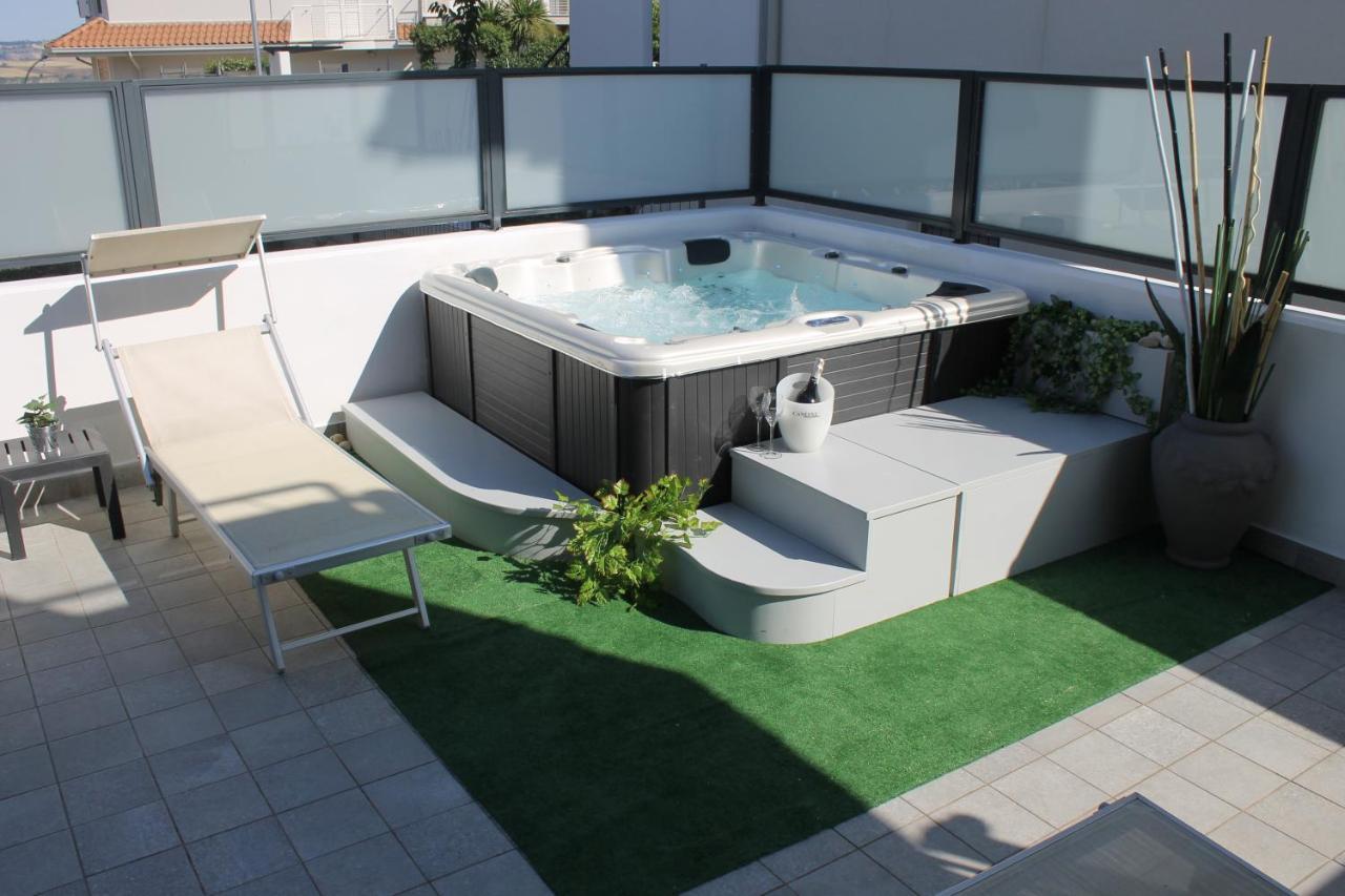 Villa Bianca Hotel & Spa San Salvo Exteriör bild