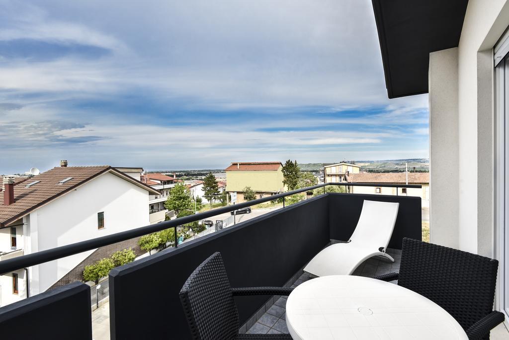 Villa Bianca Hotel & Spa San Salvo Exteriör bild