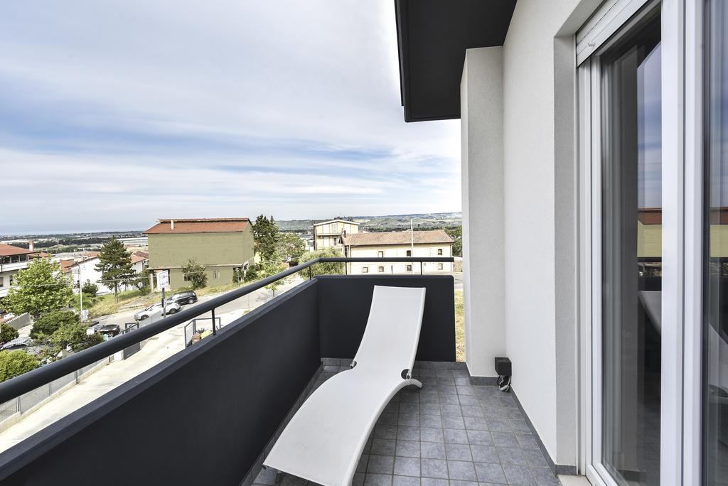 Villa Bianca Hotel & Spa San Salvo Exteriör bild