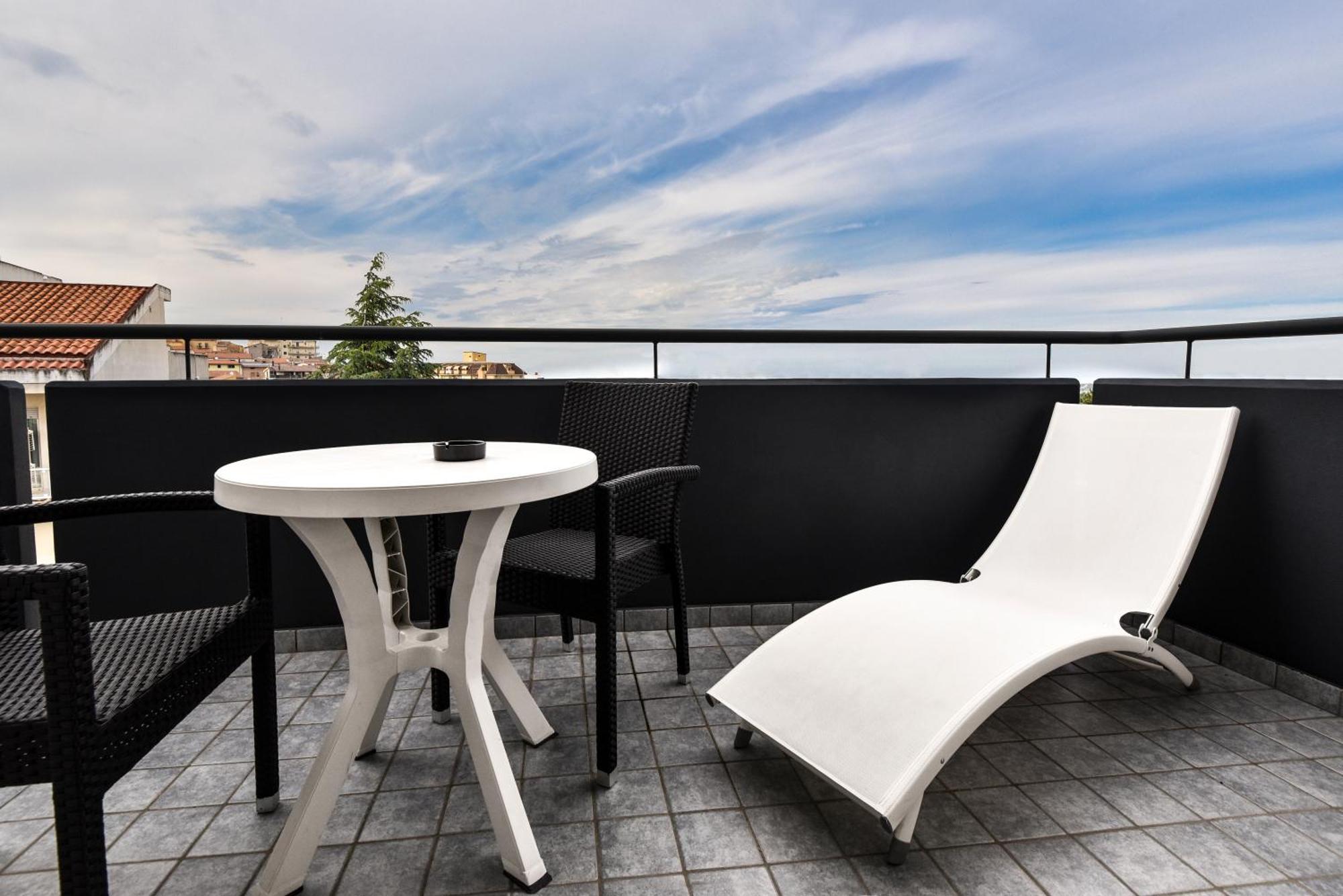 Villa Bianca Hotel & Spa San Salvo Exteriör bild